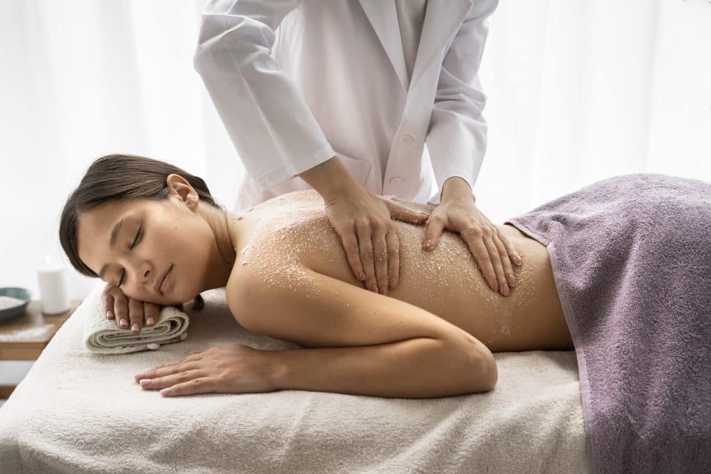 10 Manfaat Body Treatment Spa yang Membantu Kulit Terasa Lebih Halus